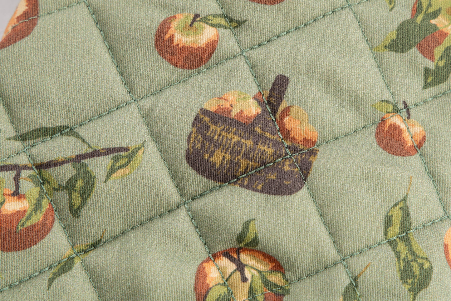 Apple Orchard Oven Mitt Set