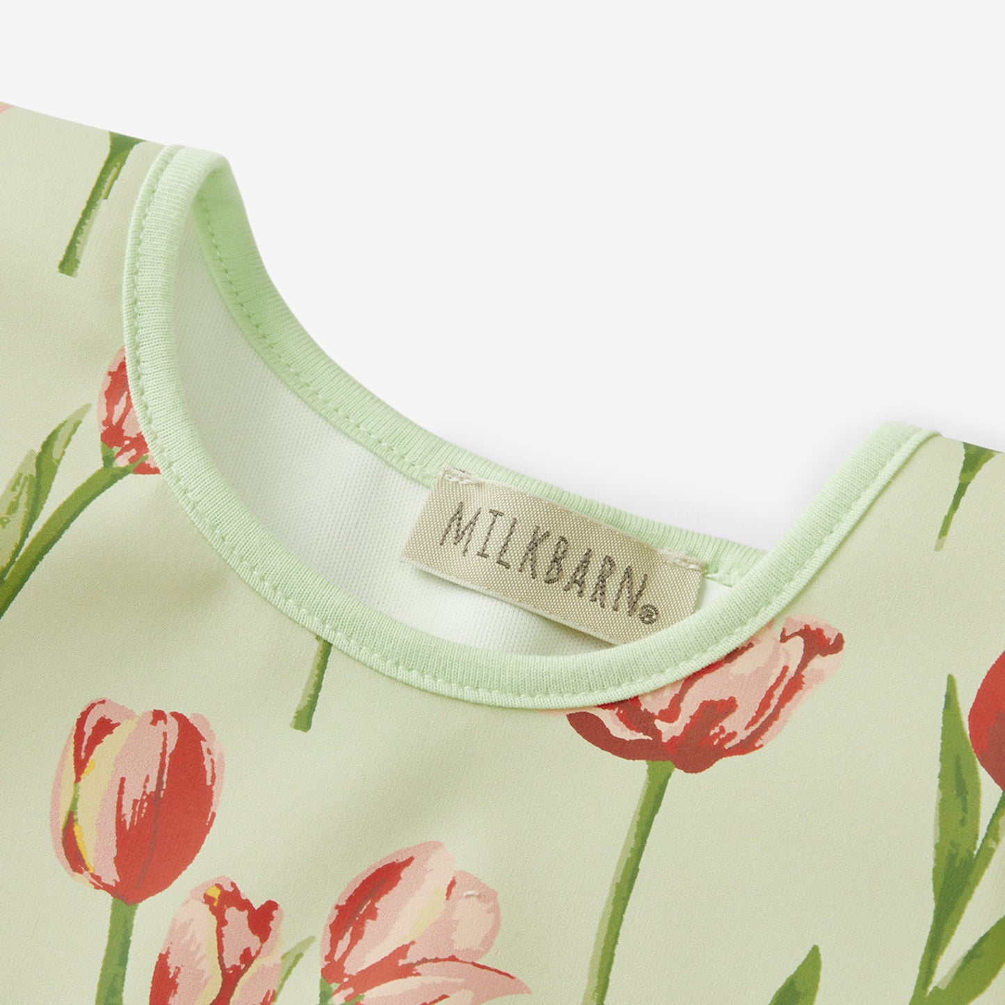 Tulip Ruffle Pocket Bib