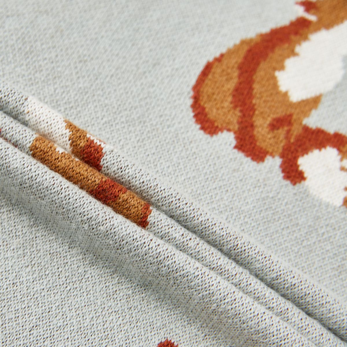 Fox Knit Pattern Folded Detail